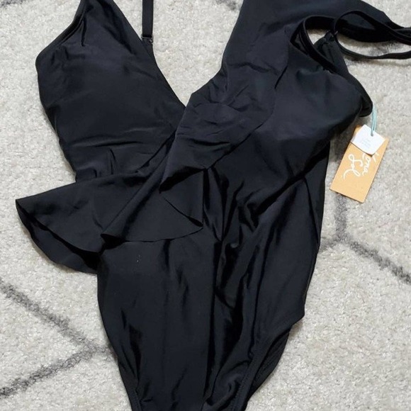 NWT Kona Sol Diagonal Ruffle 1pc Swimsuit - Black M - Picture 6 of 6